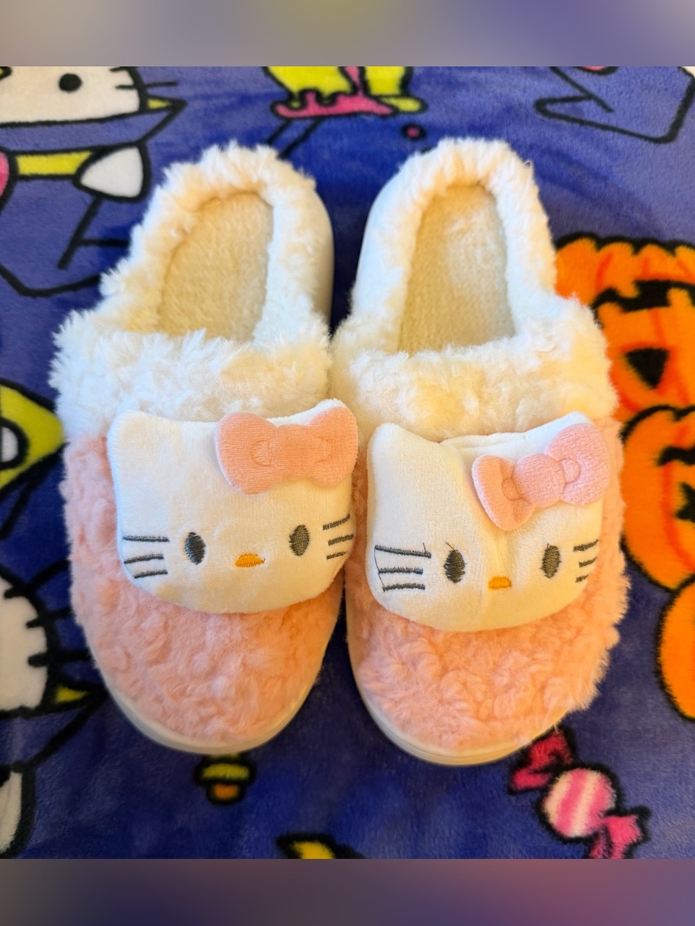 NWOT Sanrio Pink & White Hello Kitty Plush Slip-On Slippers